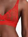 Thumbnail Rouge Brassière - April 3